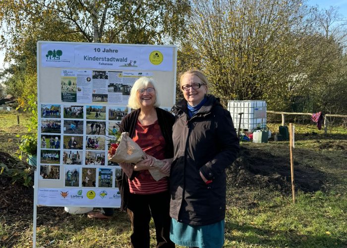 Gisela Gunkel von der Baumschutzgruppe und Yvonne Scherzer von der AG Umwelt